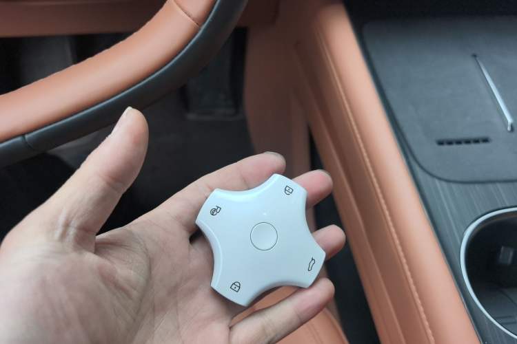 Used Dongfeng eπ eπ007 2025 Model Pure-Electric 565 All-Wheel-Drive Max Leading Edition
