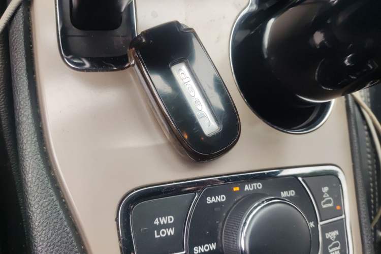 Used Jeep Grand Cherokee 2015 3.0TD Diesel Elite Navigation Edition
