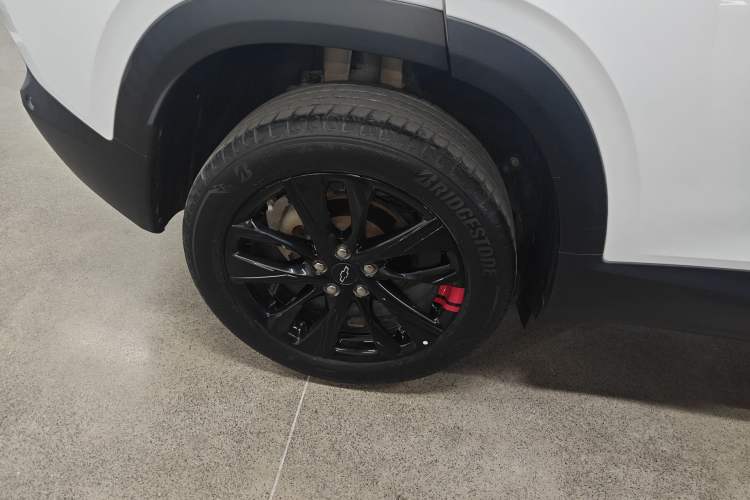 Used Chevrolet Trax 2019 Redline 325T Automatic Fun Edition China VI Standard Right Rear Wheel Hub