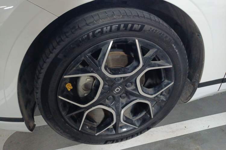 Used CHANGAN NEVO A07 2024 All-Electric "True Fragrance" Edition 710 Flagship Model Left Front Wheel Hub