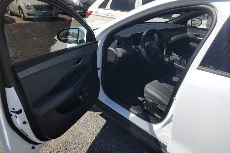 Used BYD Qin PLUS 2025 DM-i Smart Drive 55KM Leading Model
