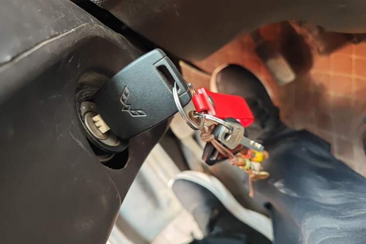 Used Wuling Rongguang S 2021 1.2L Standard Model Window-Sealed Car with Air Conditioning 2 Seats LSI