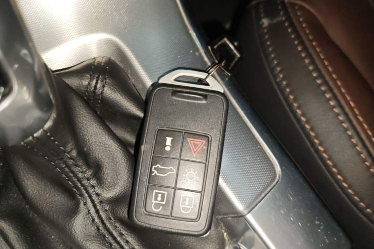 Used Volvo XC60 2017 T5 AWD Smart Upgrade Edition