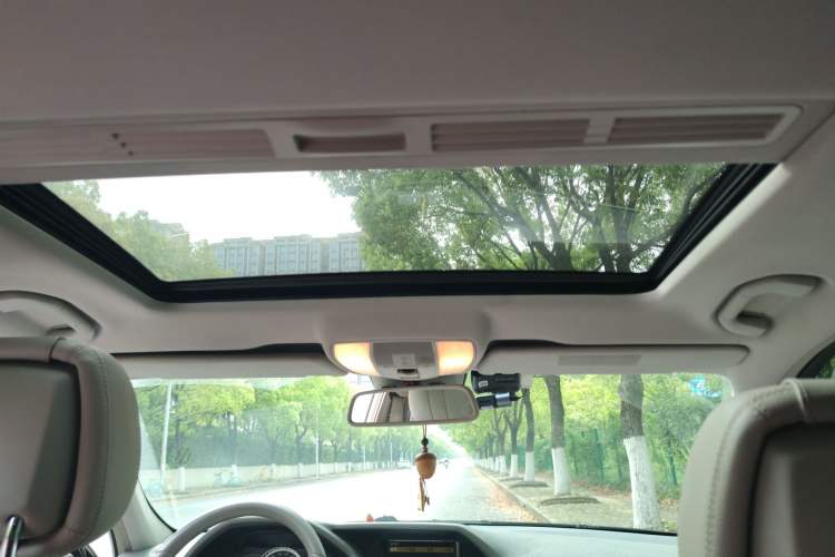 Used Mercedes-Benz E-Class 2011 E 200 L CGI Elegant Model