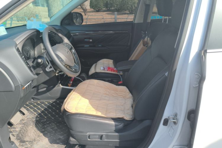 Used Mitsubishi Outlander 2019 2.4L 4x4 Zhi Xiang Edition 7 Seats China VI Standard Left Front Seat