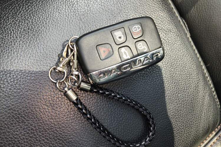 Used Jaguar F-PACE 2018 2.0T Two-Wheel Drive Urban Deluxe Edition
