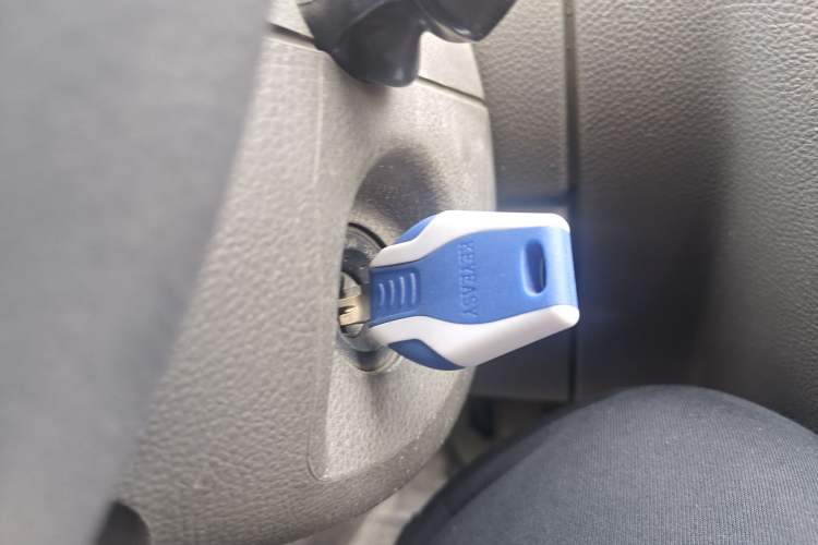 Used SAIC MAXUS Xintu V80 2014 2.5T Aoyuntong Short Wheelbase Low Roof Vehicle Key