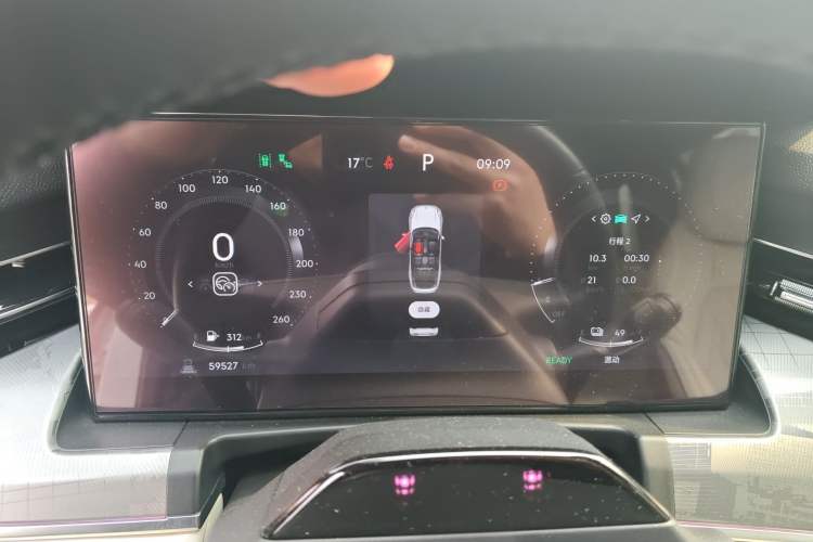 Used Lynk & Co 09 2021 2.0T Ultra Six-Seater Instrument Cluster