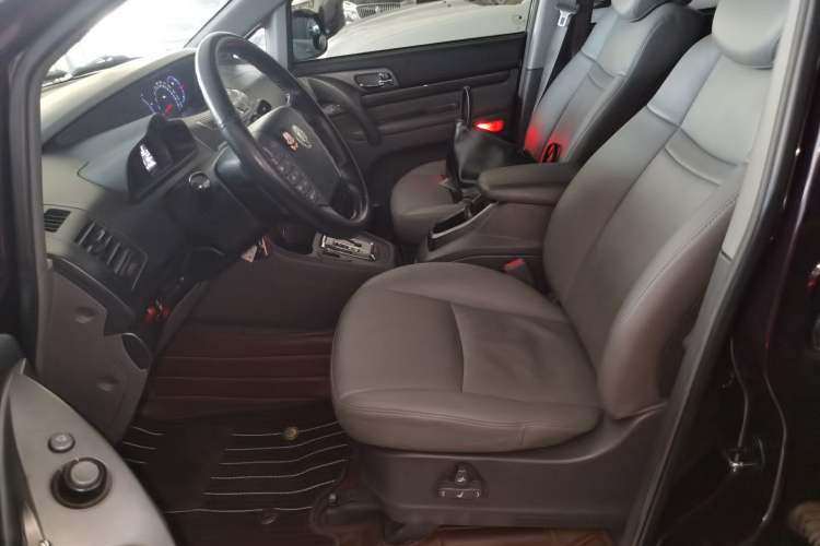 Used SsangYong Rodius 2014 2.0T Diesel Two-Wheel Drive Luxury Navigation Edition
