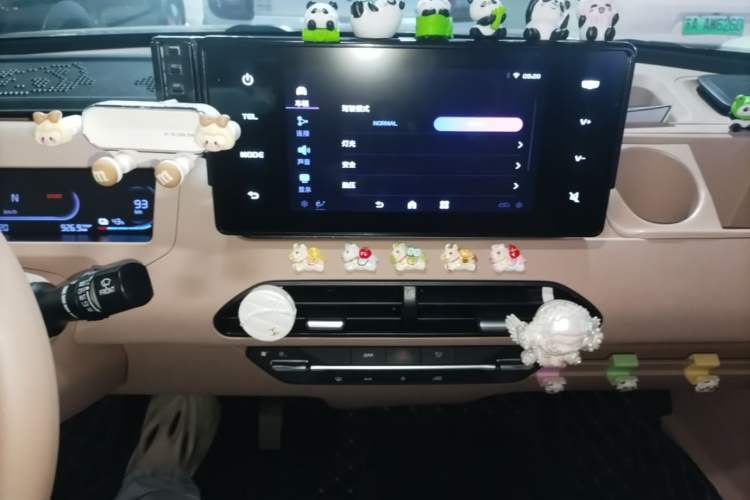 Used Geely Galaxy Panda 2024 Panda Mini 200km Endurance Bear
