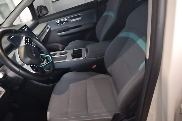 Used AION Y 2023 Plus 610 Enjoy Edition Left Front Seat