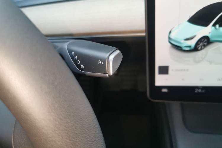 Used Tesla Model Y 2022 Long-Range All-Wheel-Drive Version