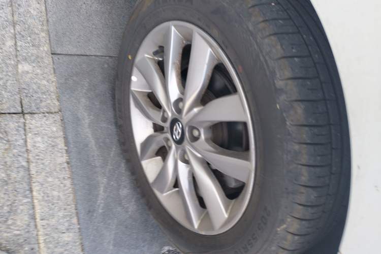 Used Hyundai Elantra (5th Generation / Langdong) 2015 1.6L Manual Fashion Edition
