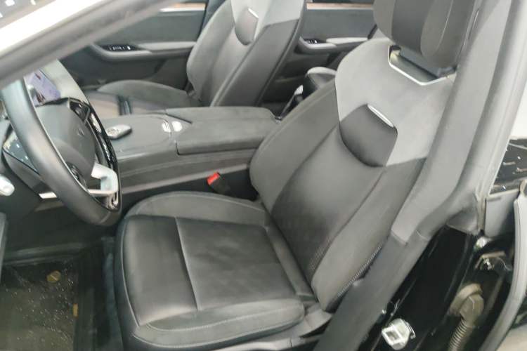 Used NETA S 2022 All-Electric 715 km Range Rear-Drive Deluxe Version Left Front Seat