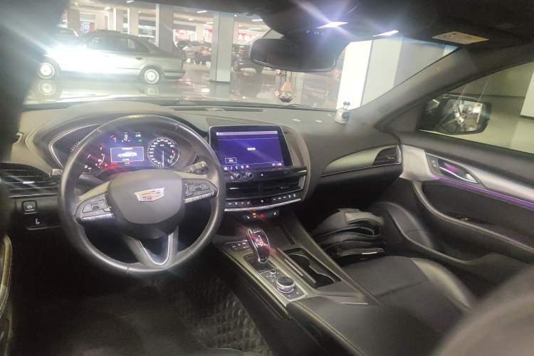 Used Cadillac CT5 2021 Revised 28T Luxury Version Center Console