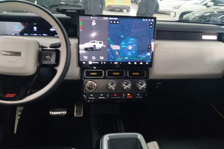 Used iCAR V23 2025 501 Four-Wheel Drive Intelligent Driving Version
