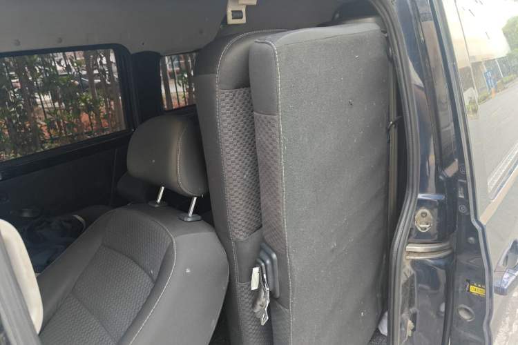 Used Jinbei Gold Hiace 2023 1.5L Passenger Vehicle Engineering Lion 5/6/7 Seater Left Rear Seat