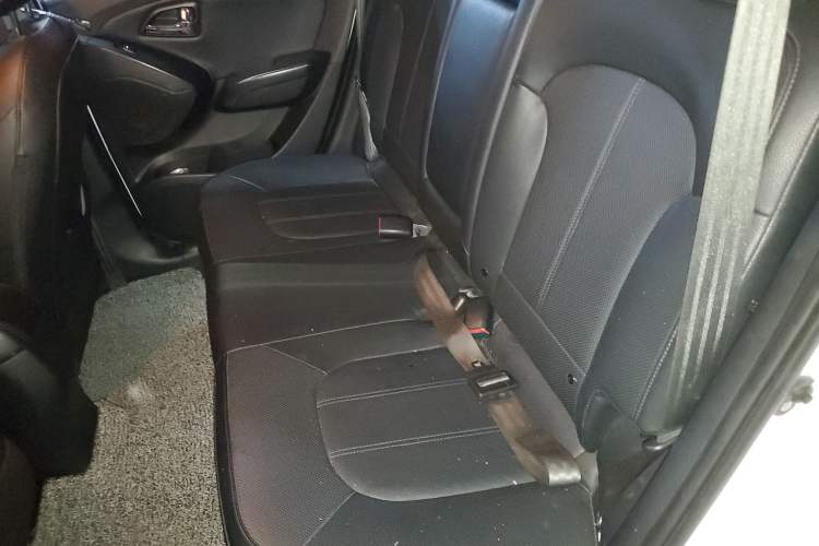 Used Hyundai ix35 2013 2.0L Automatic Two-Wheel Drive Smart GLS China IV Standard Left Rear Seat