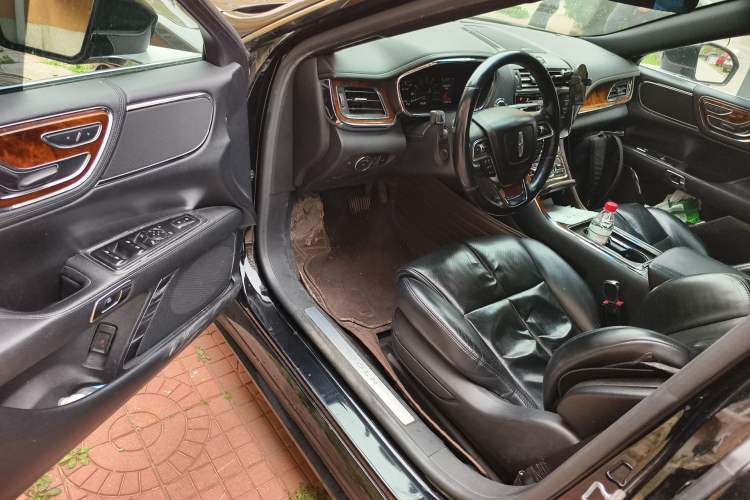 Used Lincoln Continental 2017 2.0T Two-Wheel-Drive Luxury Edition Driver Seat