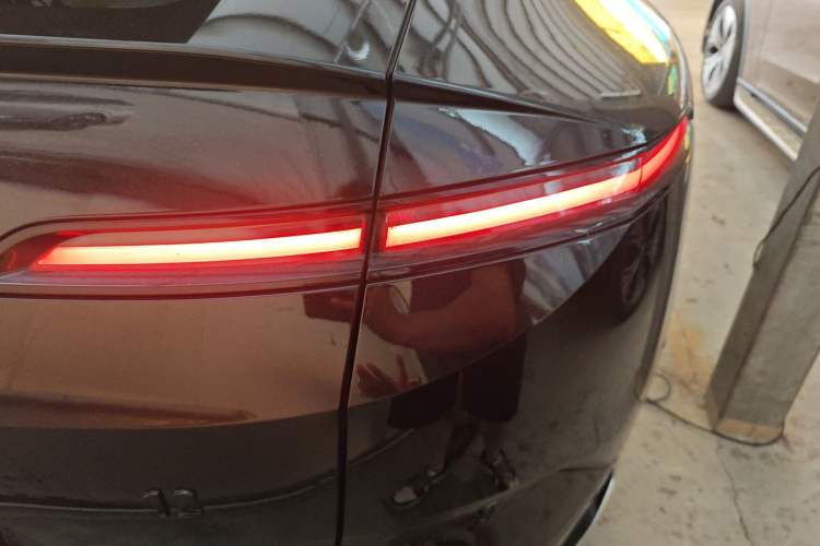 Used Avatr 12 2025 Updated Ultra All-Electric Four-Wheel Drive Right Rear Taillight