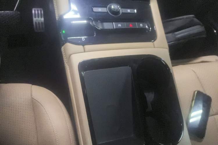 Used Nio ES8 2018 355 km Base Version 7-Seater Edition