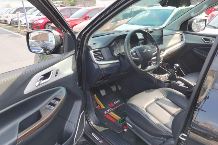 Used JMC Yuhu 7 2022 2.0T Manual Diesel Two-Wheel Drive Comfort Plus Long Wheelbase