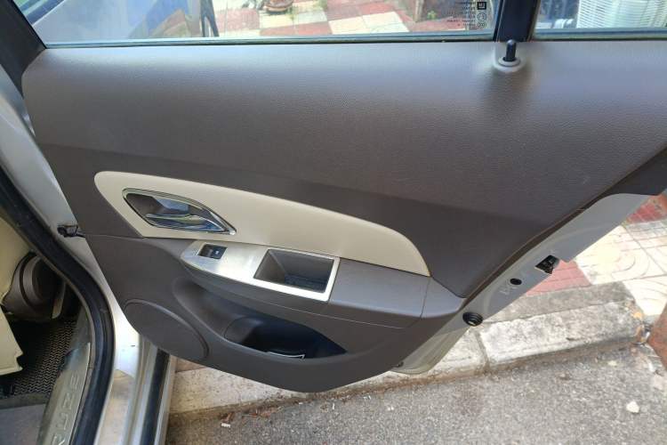 Used Chevrolet Cruze 2015 1.5L Classic SL MT
