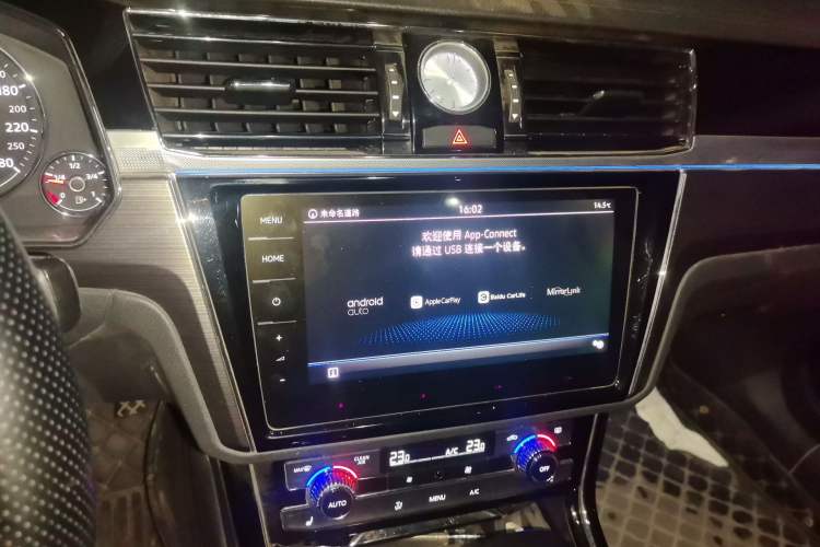 Used Volkswagen Phideon 2018 Revised Version 380TSI Two-Wheel Drive Business Edition Audio And AC Panel