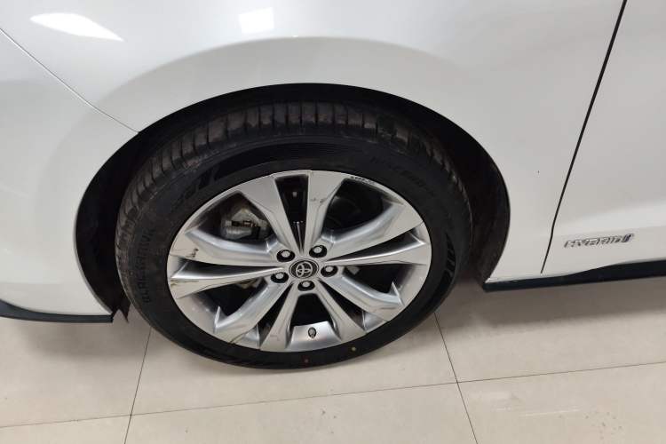 Used Toyota Sienna 2023 2.5L Hybrid Deluxe Edition
