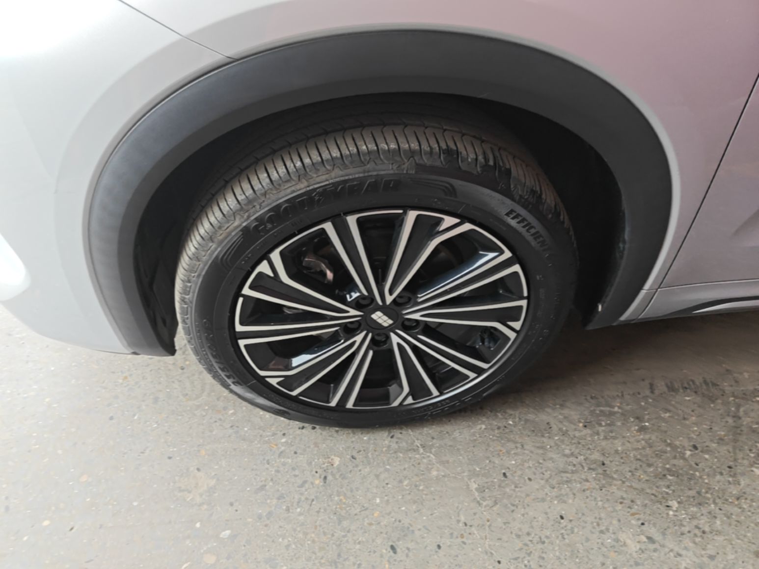 Geely Galaxy Xingjian 7 EM-i 2025 120km Navigator Edition — снимка 10