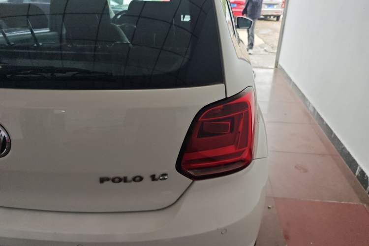 Used Volkswagen Polo 2014 1.6L Automatic Comfort Edition
