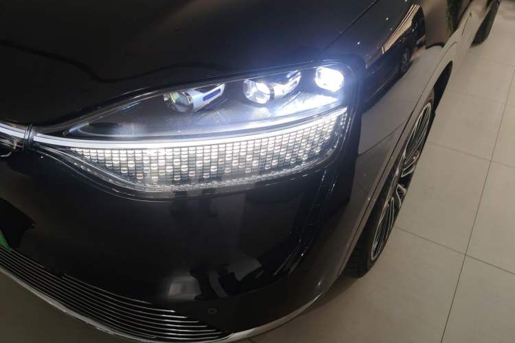 Used Hima AITO M9 2024 Range-Extended Ultra Version 52 kWh 6-Seater Model Left Front Headlight