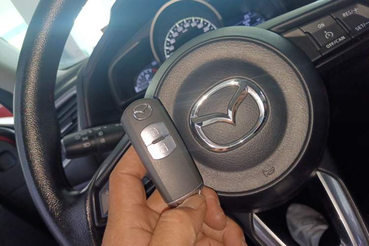 Used Mazda 3 Axela 2017 Hatchback 1.5L Automatic Luxury Model Emission Standard China V