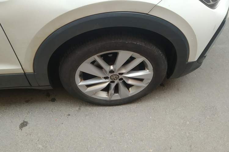 Used Volkswagen T-Cross 2019 1.5L Automatic Comfort Edition Right Front Wheel Hub