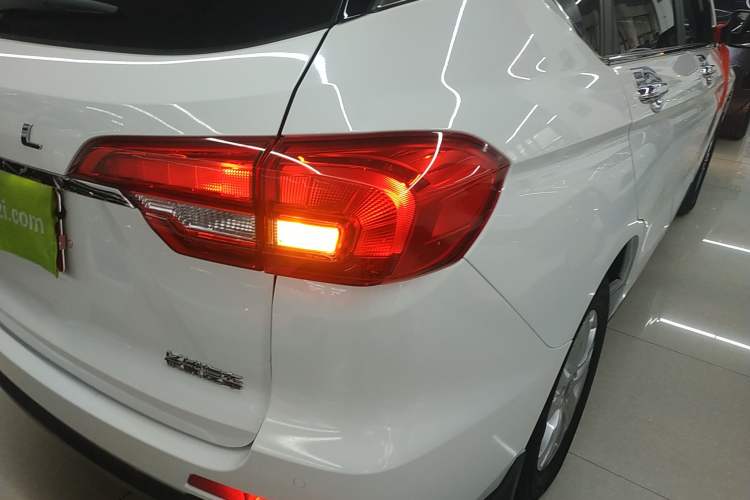 Used Haval M6 2018 1.5T Manual Two-Wheel Drive Elite Model Right Rear Taillight