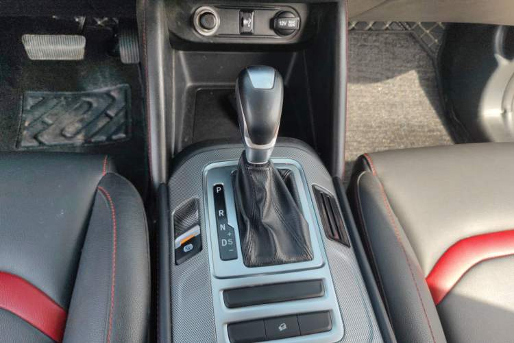 Used CHANGAN CS55 2018 1.5T Automatic Colorful Edition China V Standard Gear Lever