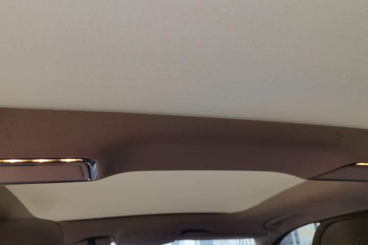 Used Mercedes-Benz E-Class 2019 E 260 L Headliner