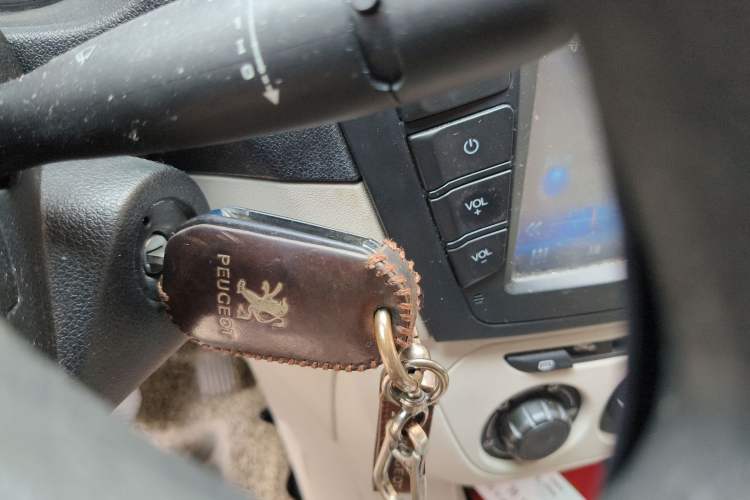 Used Peugeot 301 2014 1.6L Automatic Comfort Edition Vehicle Key