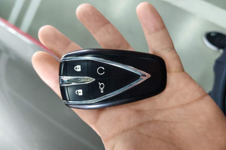 Used CHANGAN OSHAN Z6 2023 Blue Whale 2.0T Automatic Zhiyuan Model Interior 1