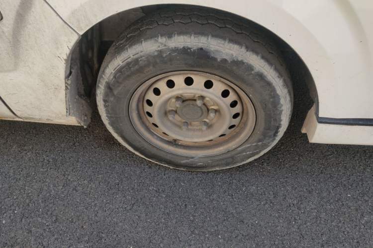 Used Farizon Xingxiang E6 2020 Van with High Roof 1365kg Payload Capacity Equipped with CATL's High-Energy Battery