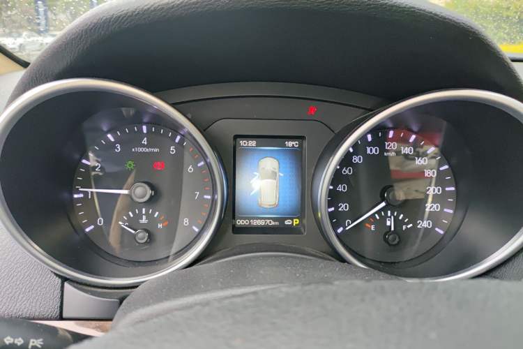 Used Haval H8 2015 2.0T Two-Wheel-Drive Luxury Version
