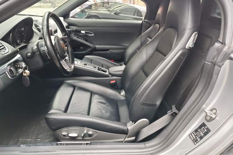 Used Porsche 718 2018 Boxster 2.0T Left Front Seat