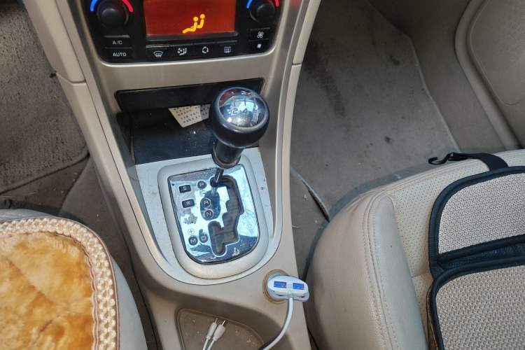 Used Peugeot 307 2008 Hatchback 1.6L Automatic Deluxe Edition
