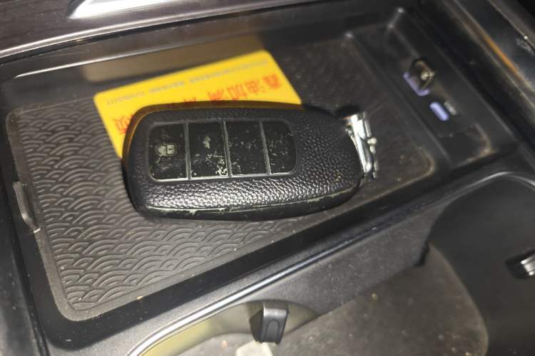 Used Chery Tiggo 8 PRO 2022 390T Two-Wheel Drive Sky Dome Edition 5 Seats Vehicle Key