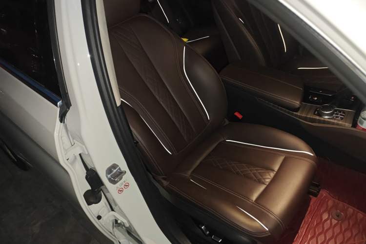 Used BMW 5 Series 2020 530Li Leading Edition Luxury Package Right Front Seat