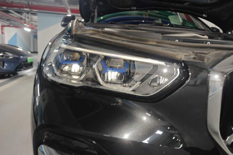 Used BMW X5 2022 xDrive 40Li M Sport Package Right Front Headlight