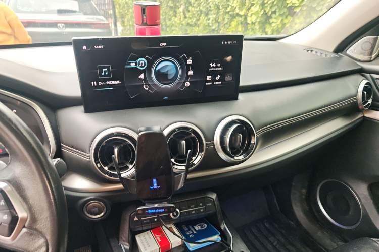 Used Wey VV6 2020 2.0T Two-Wheel Drive Smart Protection+ Audio And AC Panel