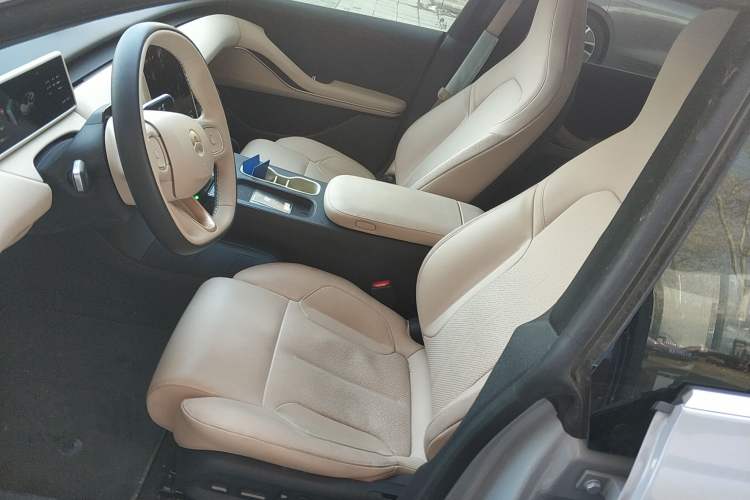 Used Nio ET5 2024 75 kWh Left Front Seat