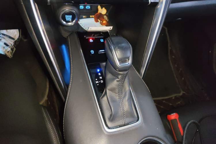 Used Toyota Harrier 2022 2.0L CVT Two-Wheel Drive Luxury Edition