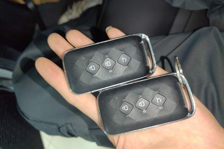 Used Wuling Xingguang 2024 Co-Creation Edition 510 Advanced Model Vehicle Key